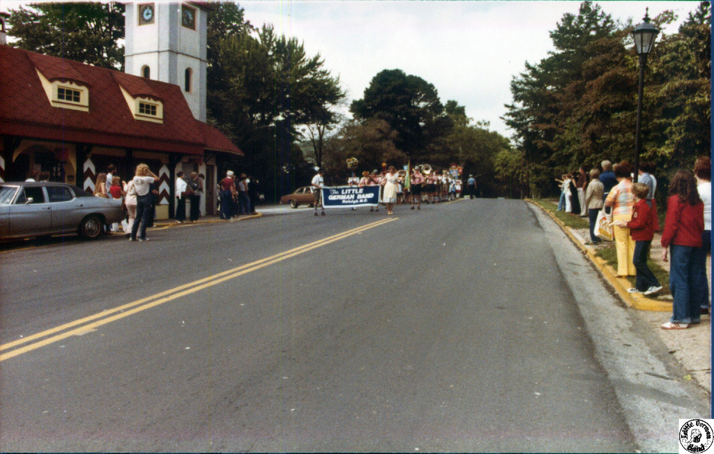 1979 09 23 04 marching through Georgia-Helen that is.jpg